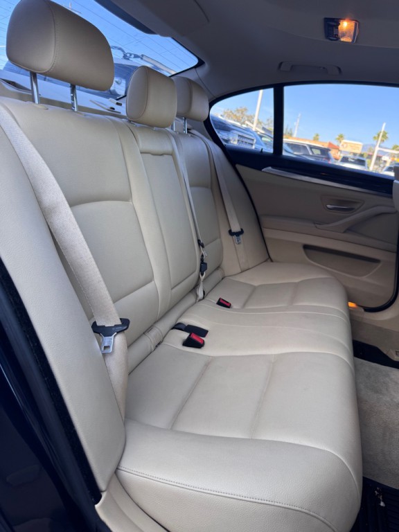 2015 BMW 5 Series Image 26
