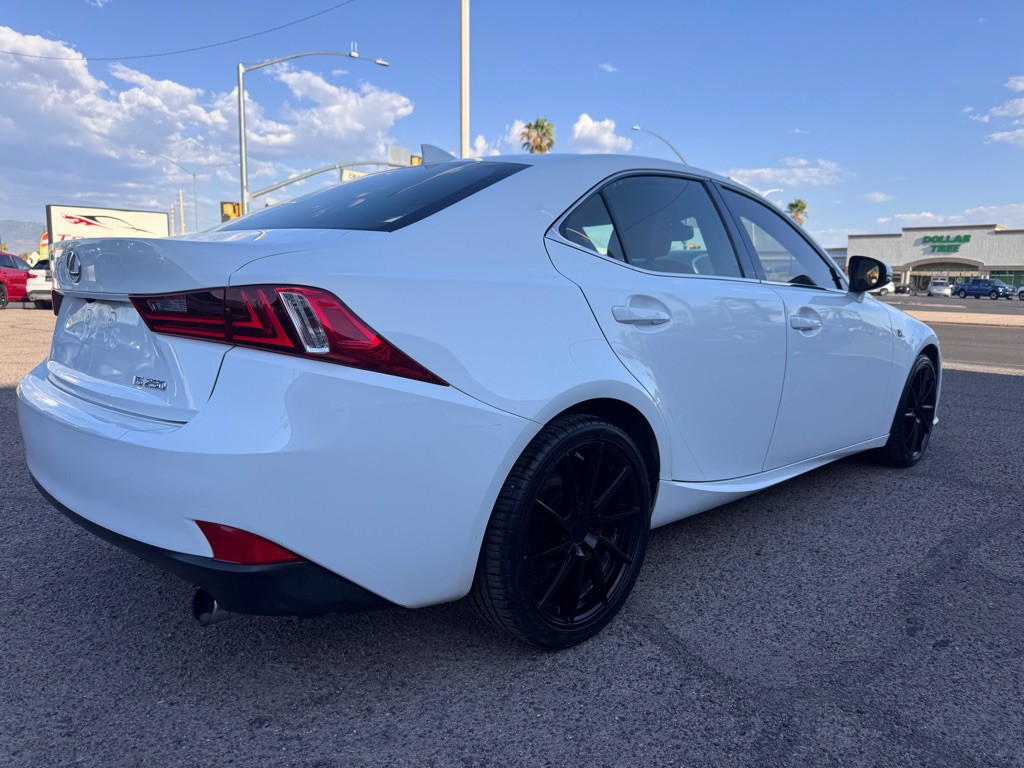 2014 Lexus IS Image 4