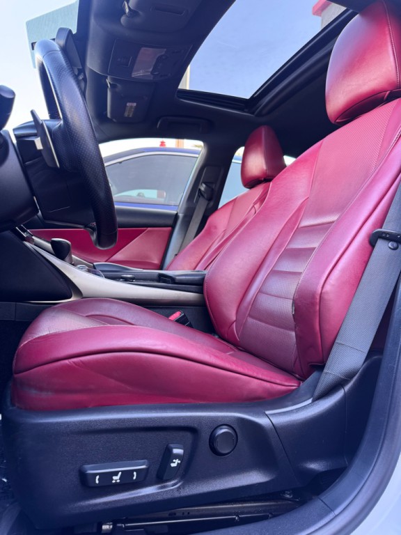 2014 Lexus IS Image 20