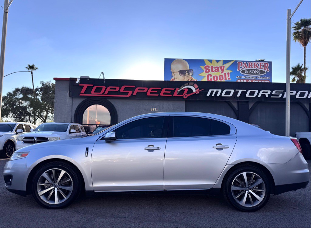2011 Lincoln MKS Image 2
