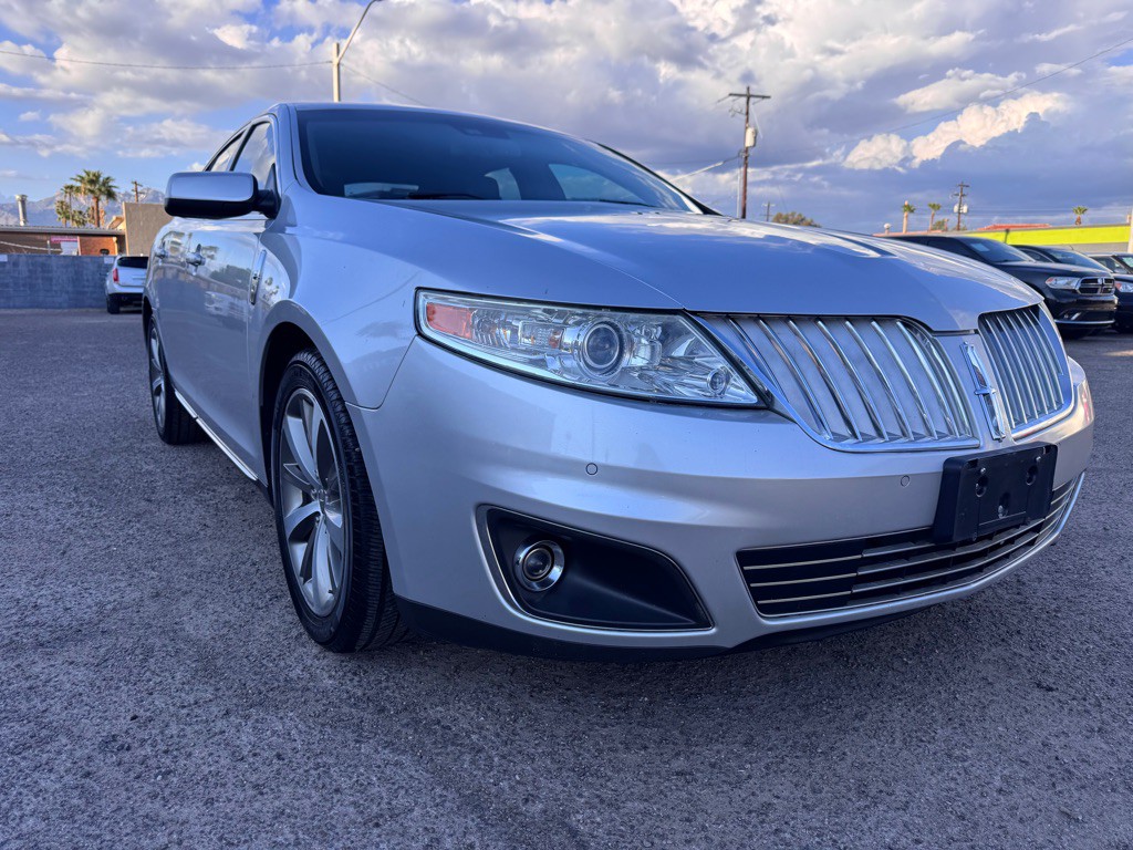 2011 Lincoln MKS Image 4