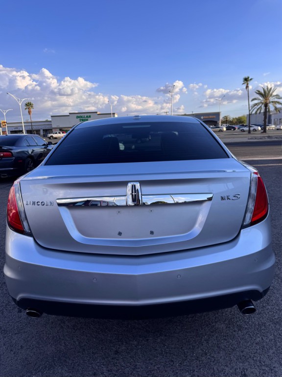 2011 Lincoln MKS Image 5