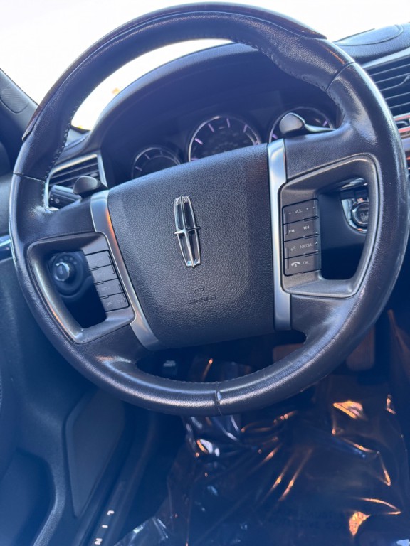 2011 Lincoln MKS Image 11