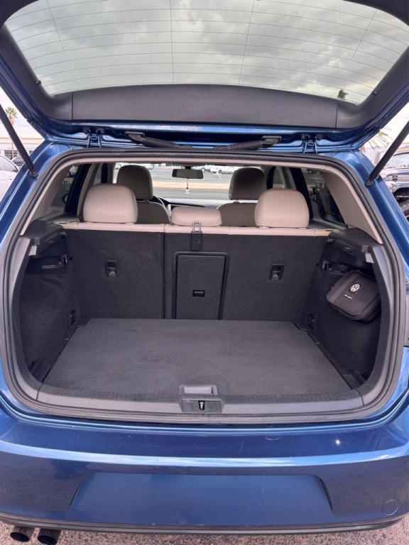 2017 Volkswagen Golf Image 6