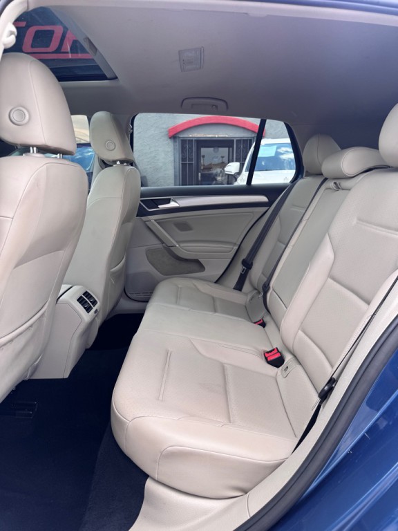 2017 Volkswagen Golf Image 16