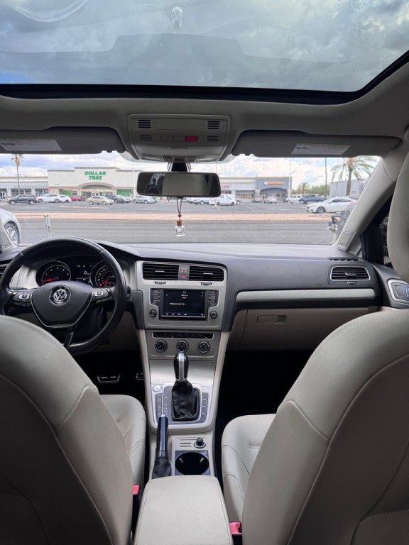 2017 Volkswagen Golf Image 17