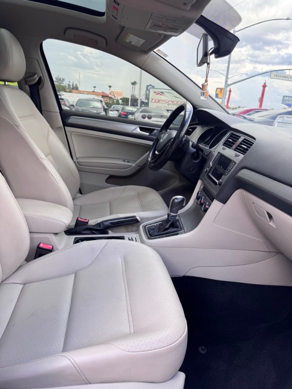 2017 Volkswagen Golf Image 19