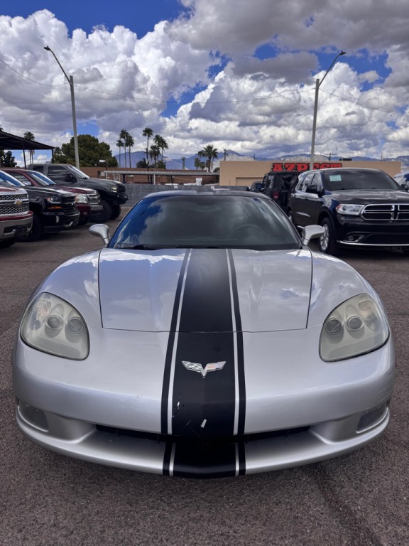 2005 Chevrolet Corvette Image 2