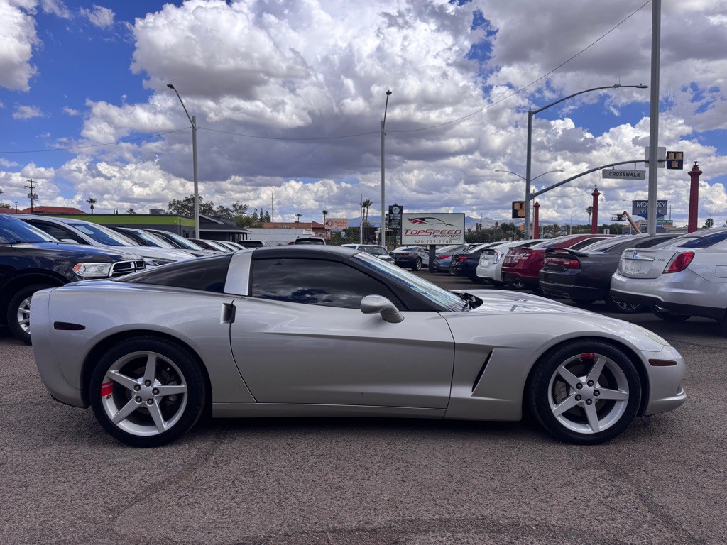 2005 Chevrolet Corvette Image 8