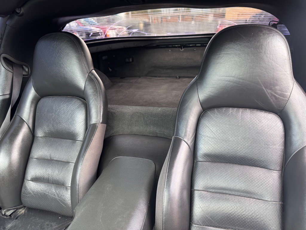 2005 Chevrolet Corvette Image 12