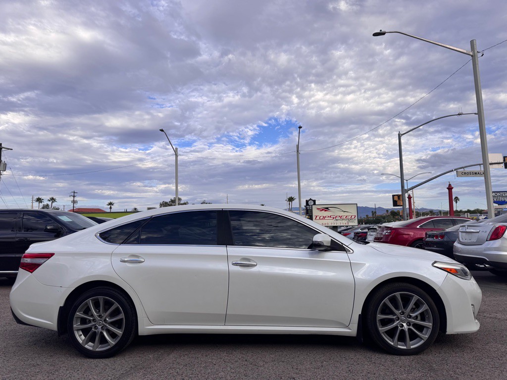 2015 Toyota Avalon Image 9