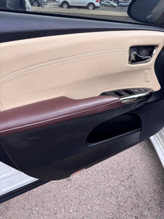 2015 Toyota Avalon Image 14