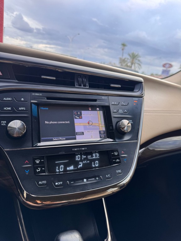2015 Toyota Avalon Image 16