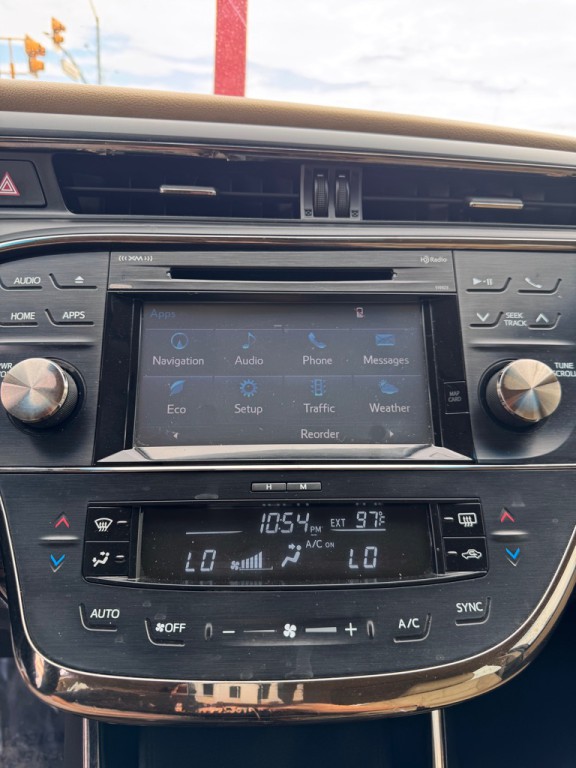 2015 Toyota Avalon Image 17