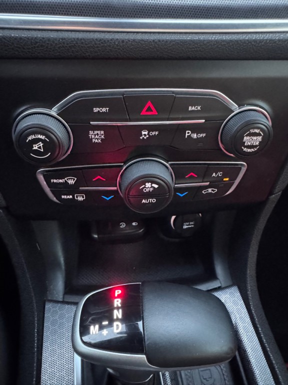 2016 Dodge Charger Image 18
