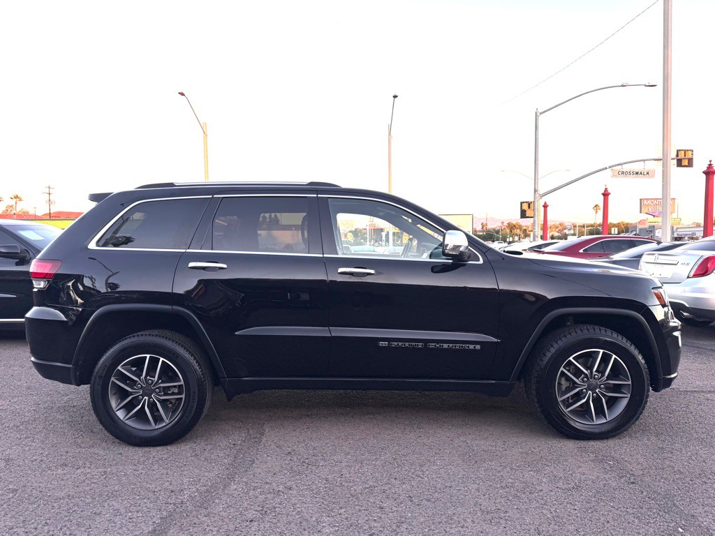 2022 Jeep Grand Cherokee Image 4