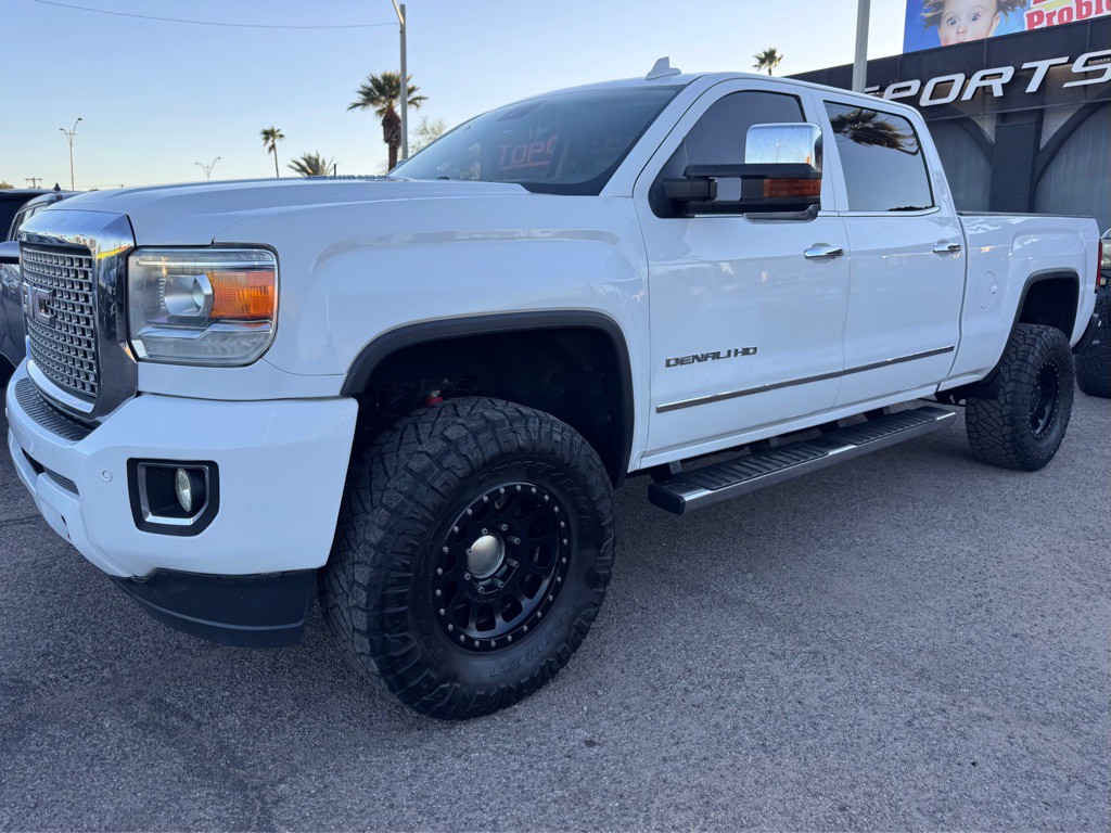 2016 GMC Sierra Image 1