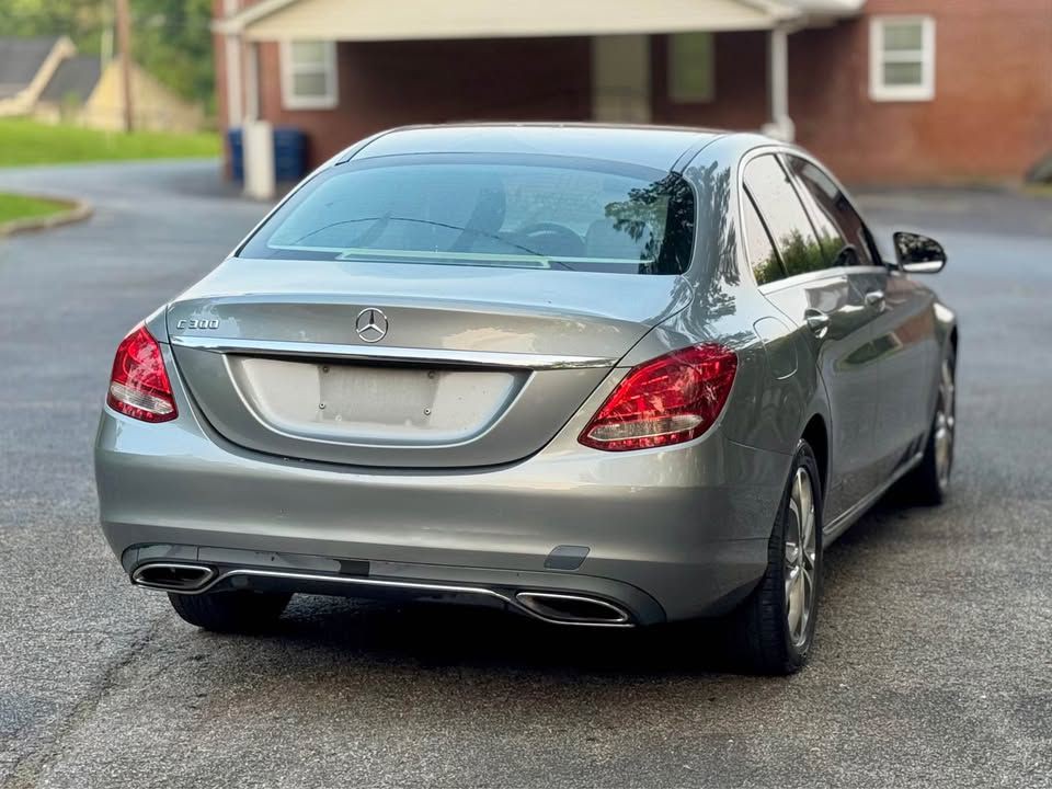 2015 Mercedes-Benz C-Class Image 3