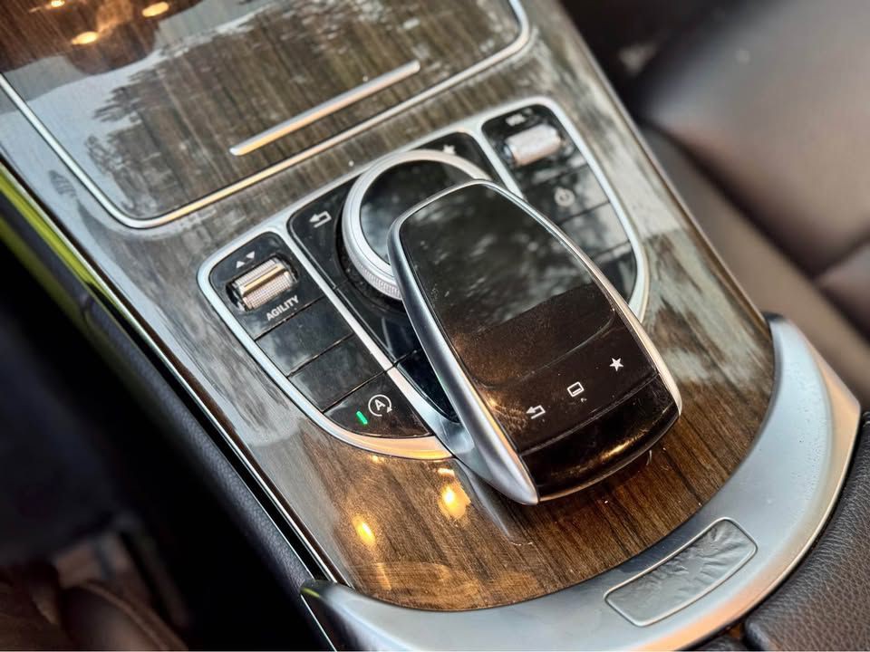 2015 Mercedes-Benz C-Class Image 16