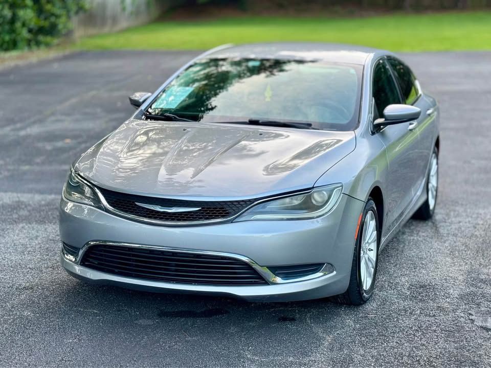 2015 Chrysler 200 Image 1