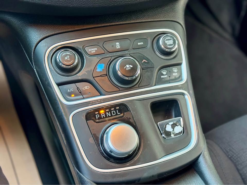 2015 Chrysler 200 Image 15