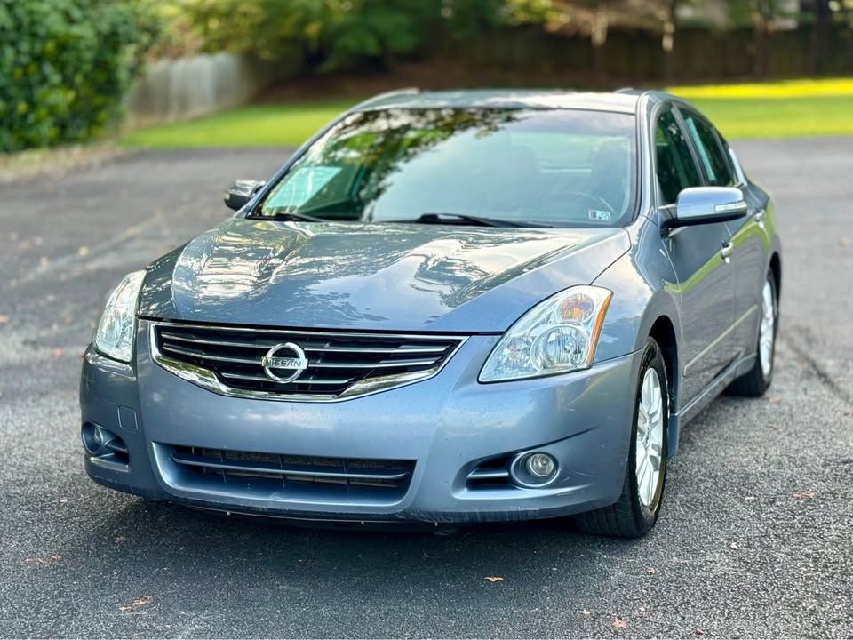 2011 Nissan Altima Image 1