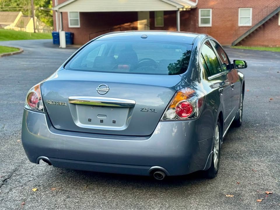 2011 Nissan Altima Image 2
