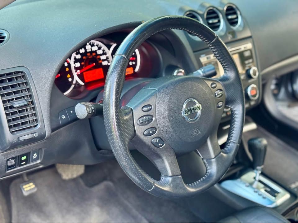 2011 Nissan Altima Image 8
