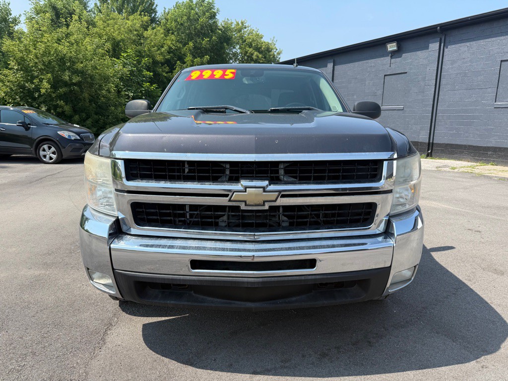 2010 Chevrolet Silverado 1500 Image 2