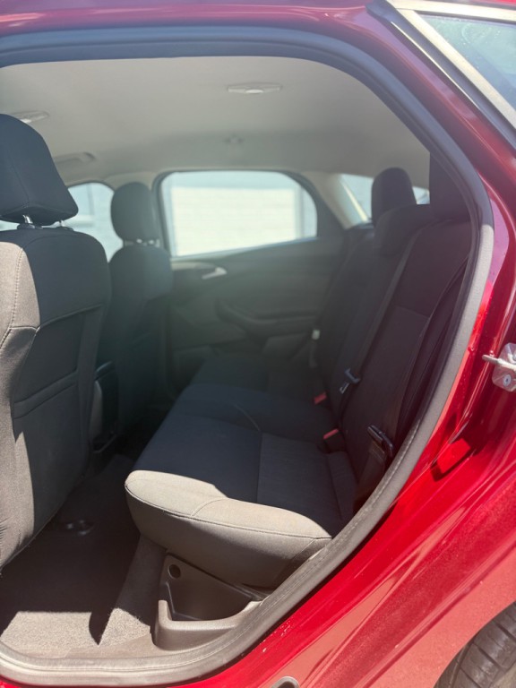 2016 Ford Focus Image 11