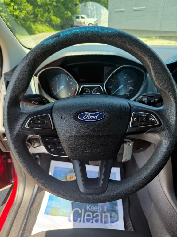 2016 Ford Focus Image 19