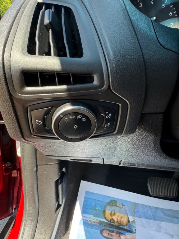 2016 Ford Focus Image 20