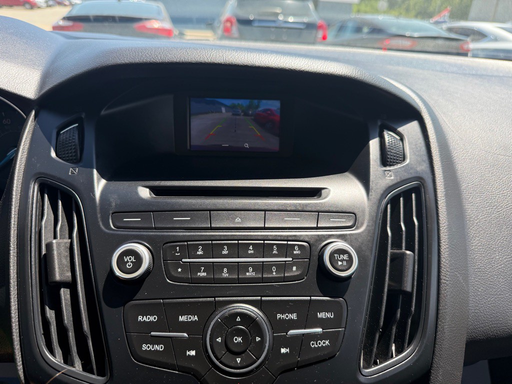 2016 Ford Focus Image 21