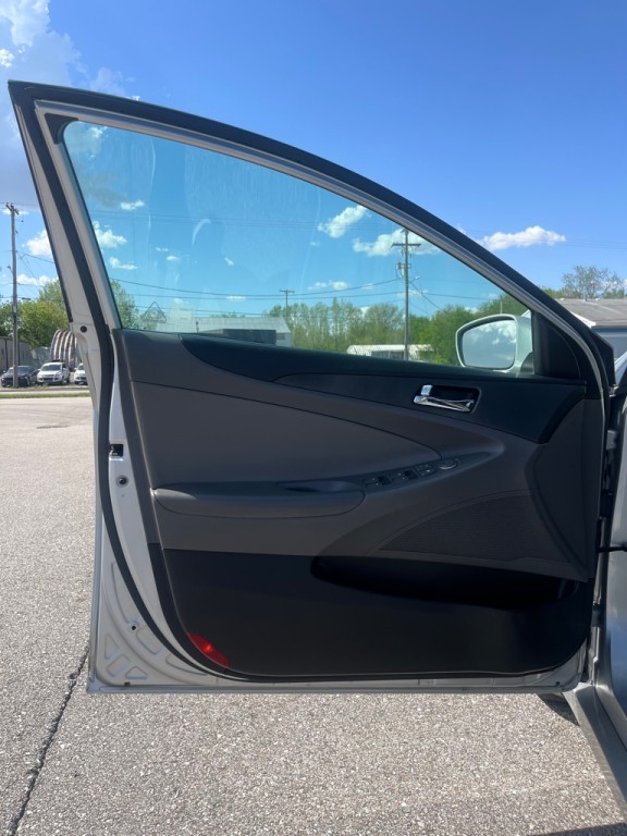 2013 Hyundai Sonata Image 11