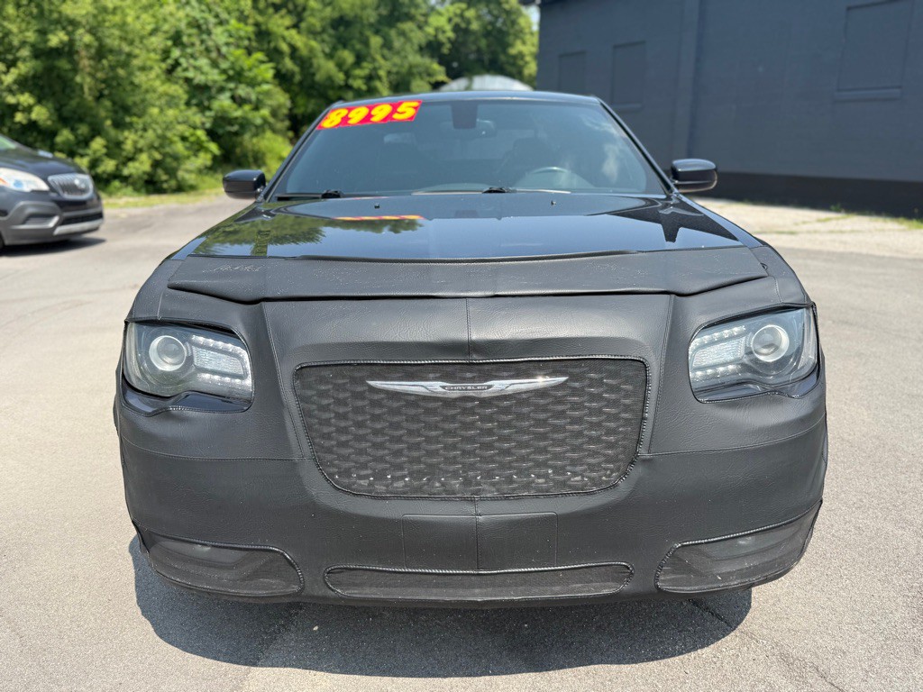 2015 Chrysler 300 Image 4