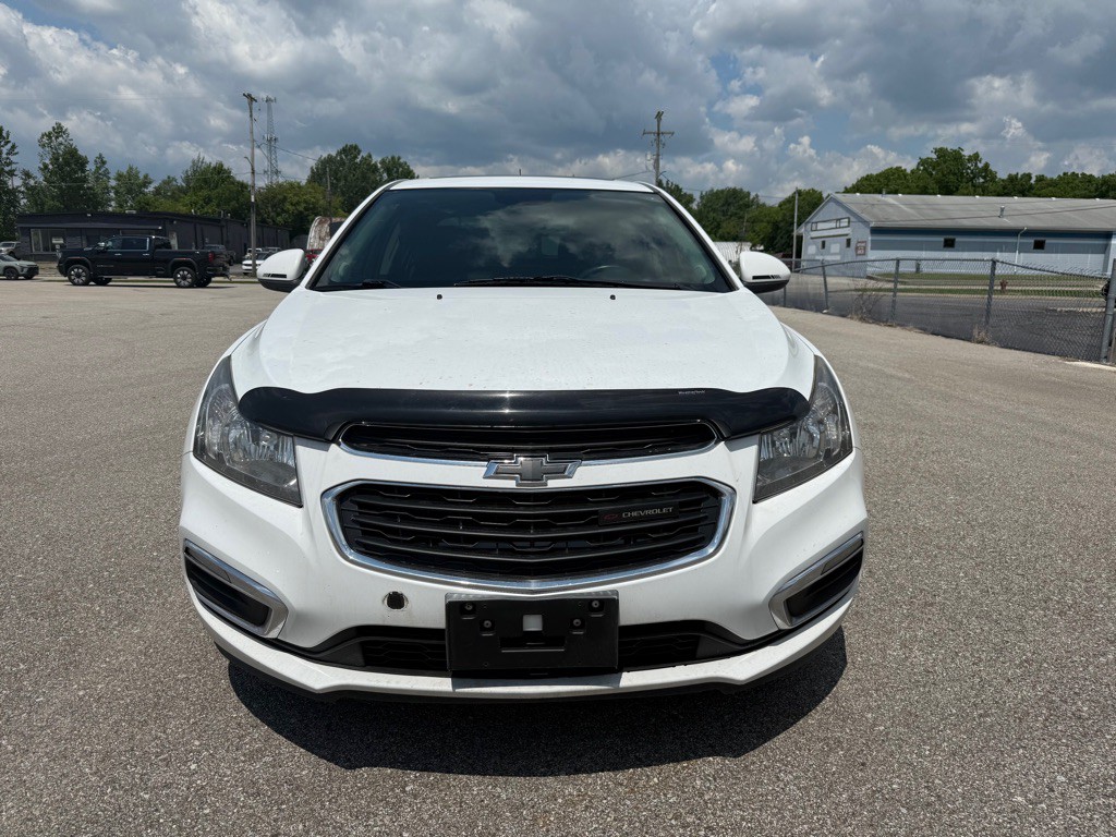 2015 Chevrolet Cruze Image 2