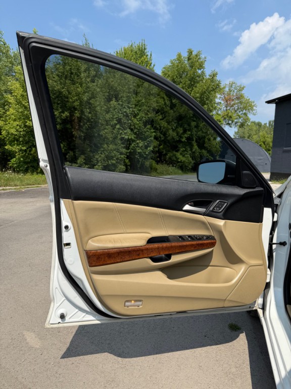 2012 Honda Accord Image 11