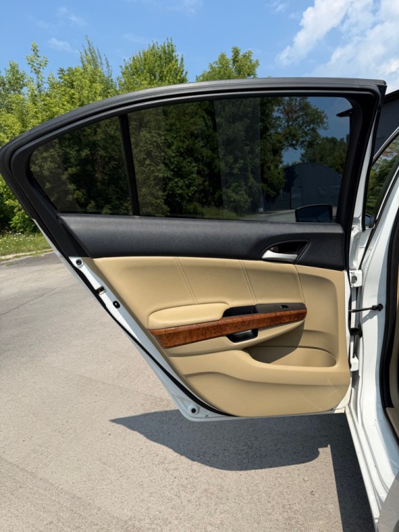 2012 Honda Accord Image 13