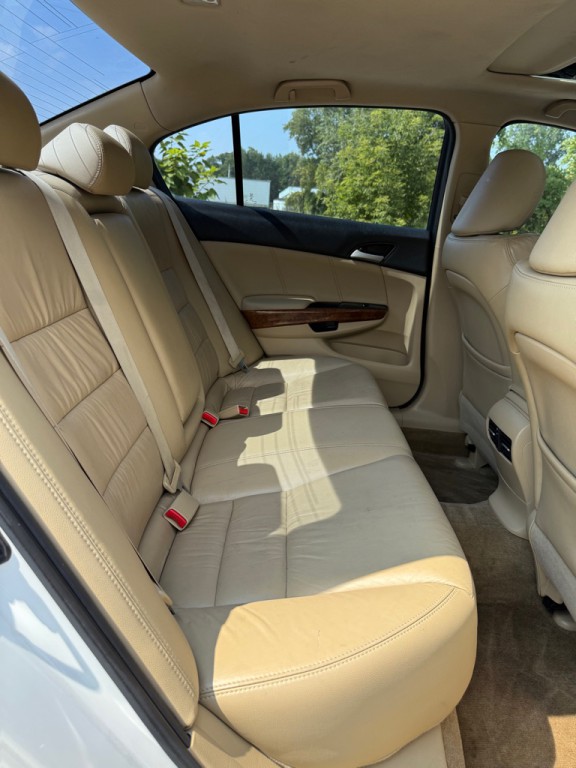 2012 Honda Accord Image 16
