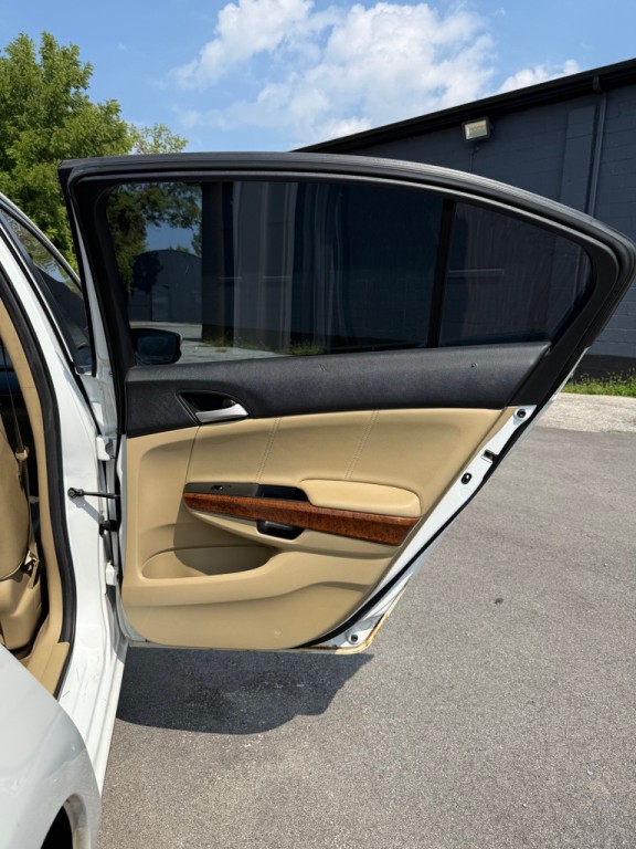 2012 Honda Accord Image 17