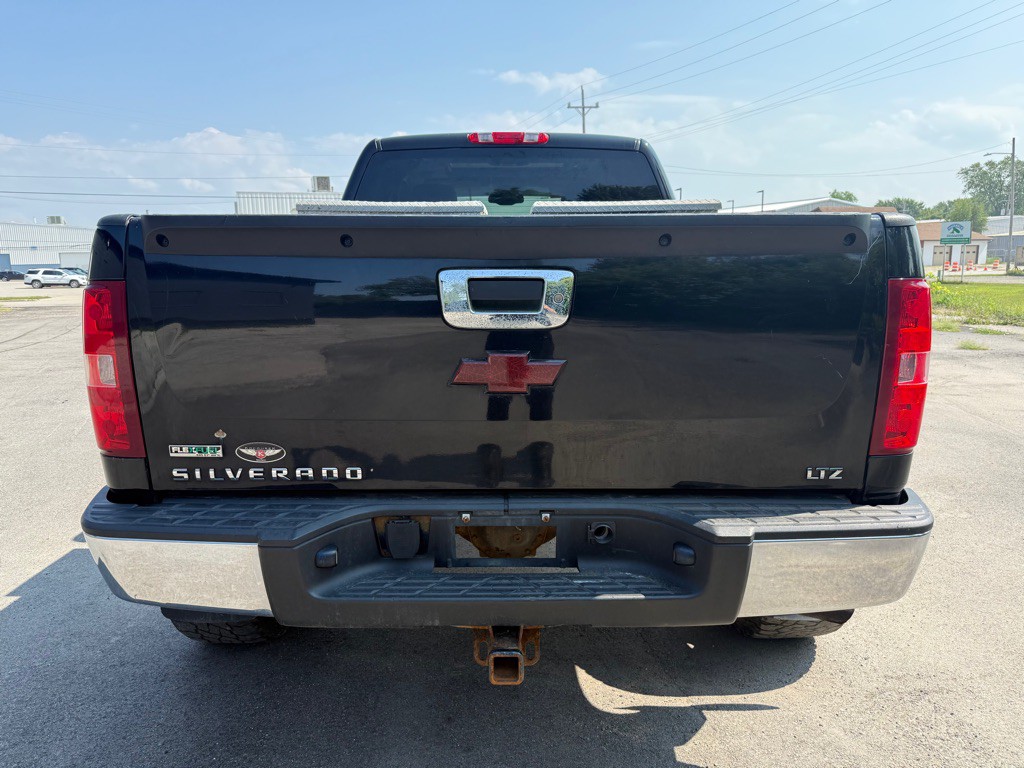 2010 Chevrolet Silverado 1500 Image 3