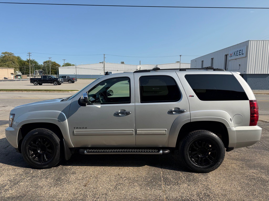 2011 Chevrolet Tahoe Image 3