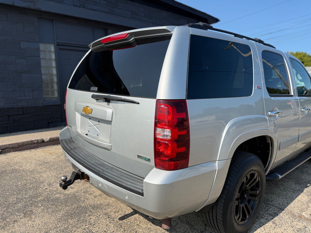 2011 Chevrolet Tahoe Image 4