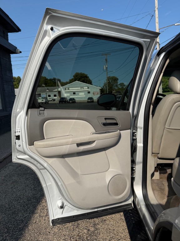 2011 Chevrolet Tahoe Image 12