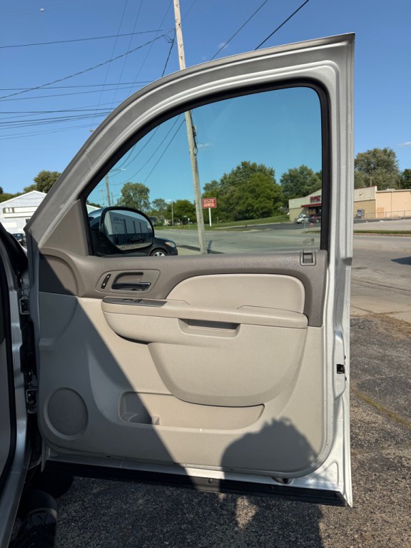 2011 Chevrolet Tahoe Image 15