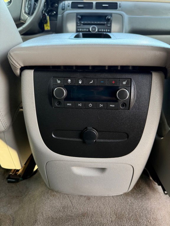 2011 Chevrolet Tahoe Image 21