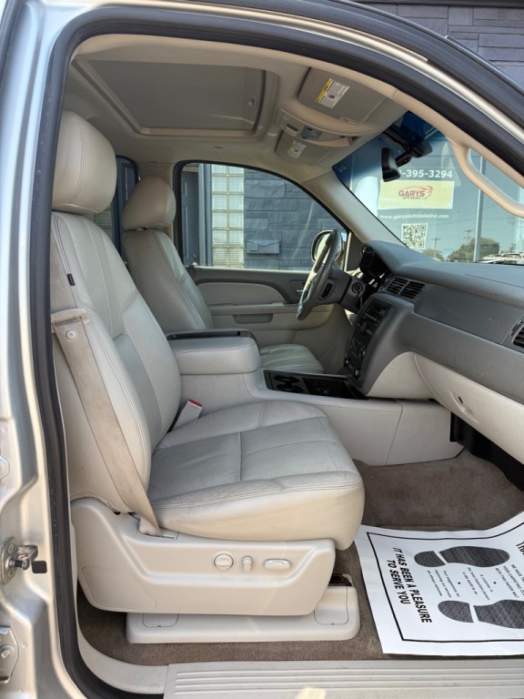 2011 Chevrolet Tahoe Image 16