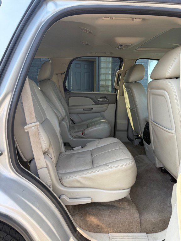 2011 Chevrolet Tahoe Image 18