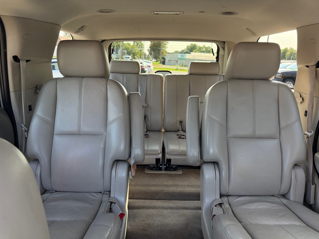 2011 Chevrolet Tahoe Image 24