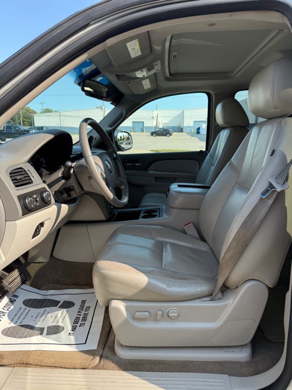 2011 Chevrolet Tahoe Image 11